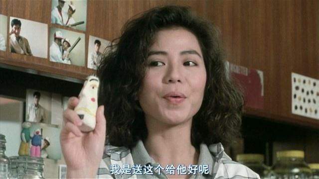 被称为最美港姐的她，曾与周润发是荧幕CP，今58岁守寡12年