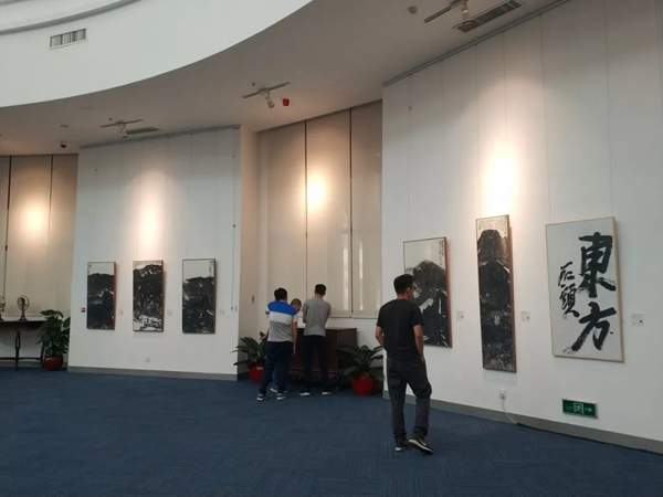 「泰山石敢当｜张志民作品展」在澳门大学成功举办