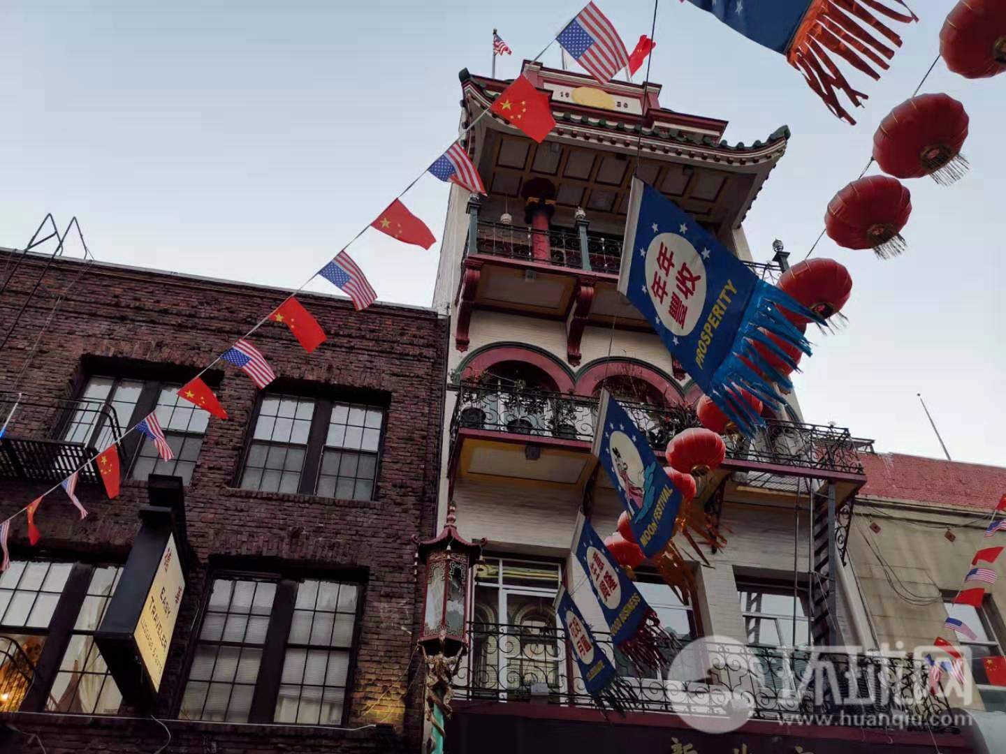 美国旧金山中国城张灯结彩庆祝新中国成立70周年