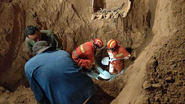 21小时生死大营救9.24神木消防深井坍塌事故救援行动