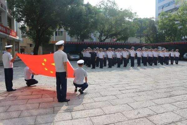 为伟大祖国歌唱向五星红旗敬礼——深圳支队热烈庆祝中华人民共和国成立70周年