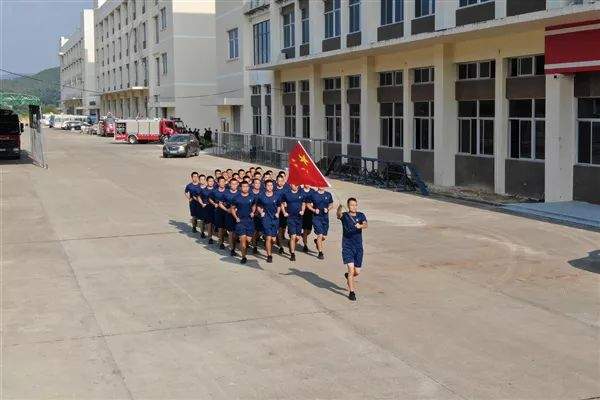 为伟大祖国歌唱向五星红旗敬礼——深圳支队热烈庆祝中华人民共和国成立70周年