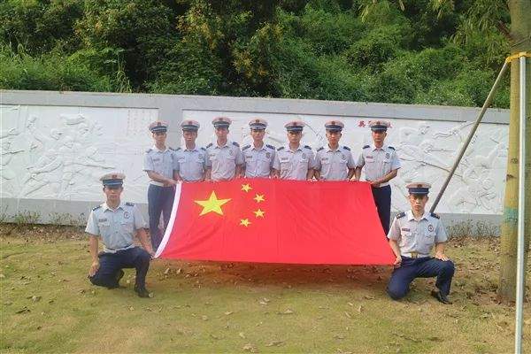 为伟大祖国歌唱向五星红旗敬礼——深圳支队热烈庆祝中华人民共和国成立70周年