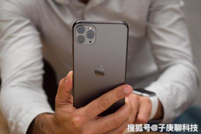 iPhone11系列拍照提升明显，为何老款iPhone没夜间模式？