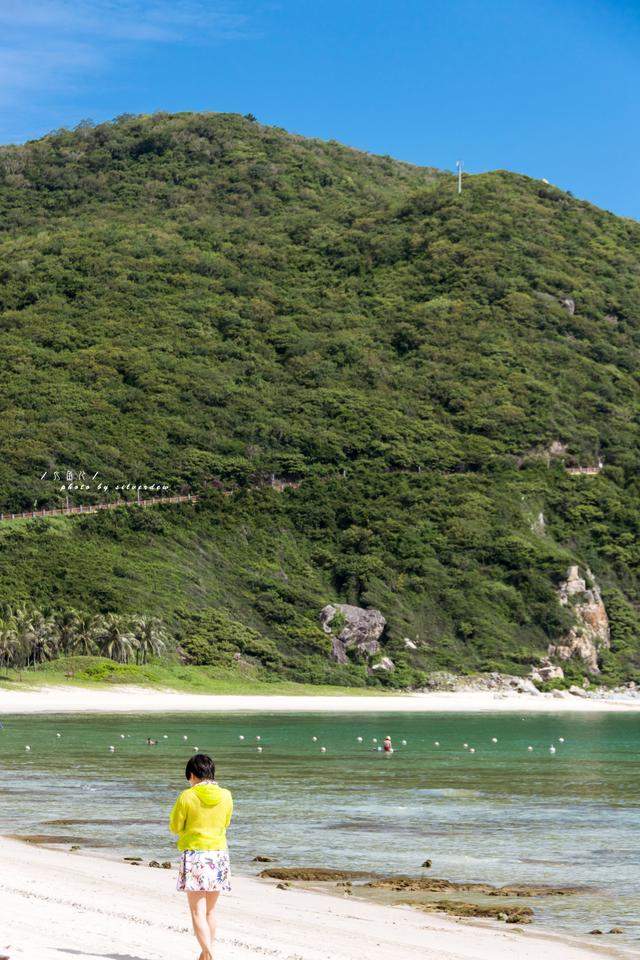 三亚藏有一片顶级的免费海域，除西沙群岛的顶级潜水区，少有游客