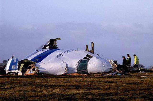 空难事件发生后，乘客生还率极低，为何航空公司不让乘客跳伞