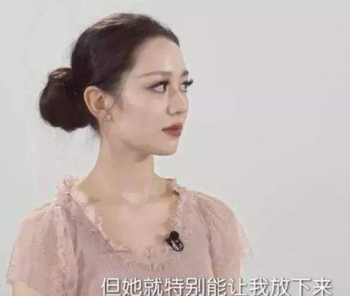 有种“真人芭比”叫郎朗老婆，一坐下“葫芦腰”立显，郎朗捡到宝