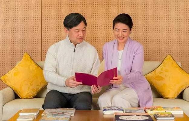 日本德仁天皇：爱护妻子、铭记“二战”教训