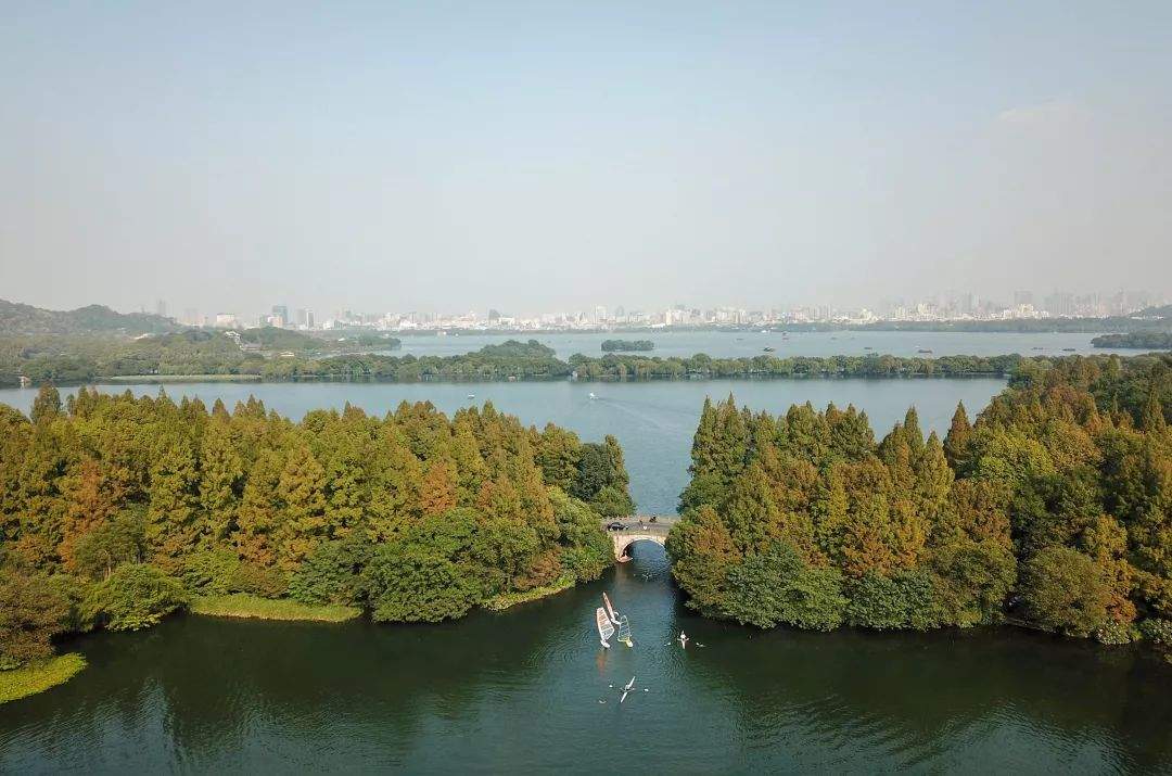 他来了！他来了！较强冷空气真来了！“没雨季”结束，杭州下周要降温到10℃