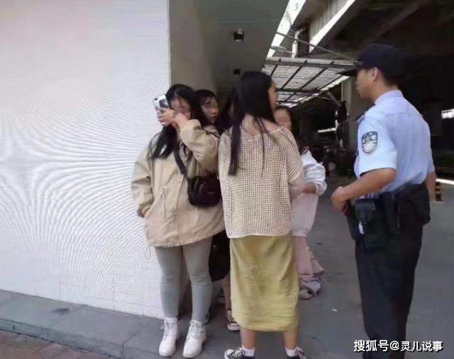 广安4名初中女生差点羊入虎口。家长：世界塌了