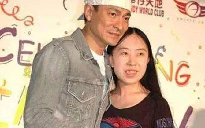 42岁杨丽娟近况曝光，曾追求刘德华至家破人亡，如今打工仍未婚。