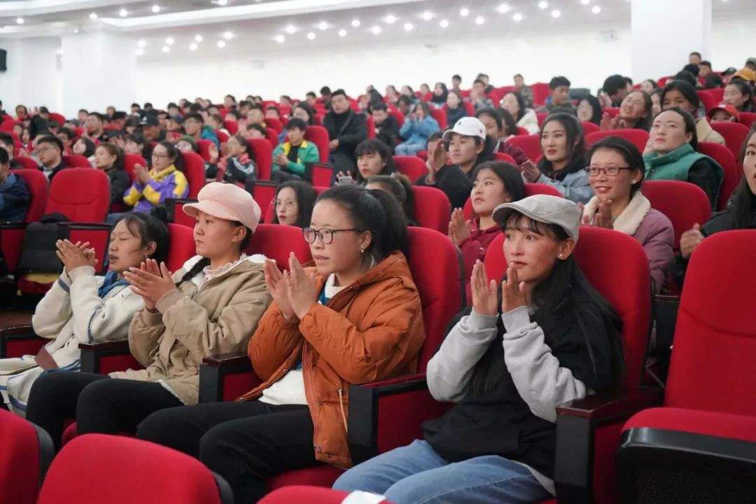 开讲啦!|二外师生雪域高原再颂"祖国万岁"