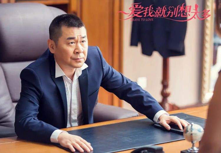 继邓伦罗晋李现后，李一桐新剧再次搭档大咖，两人还相差了20岁