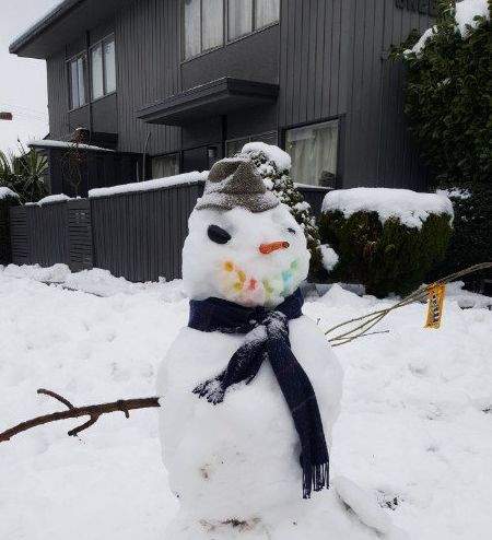 会玩！雪地瑜伽悄然流行，加拿大人厉害了！