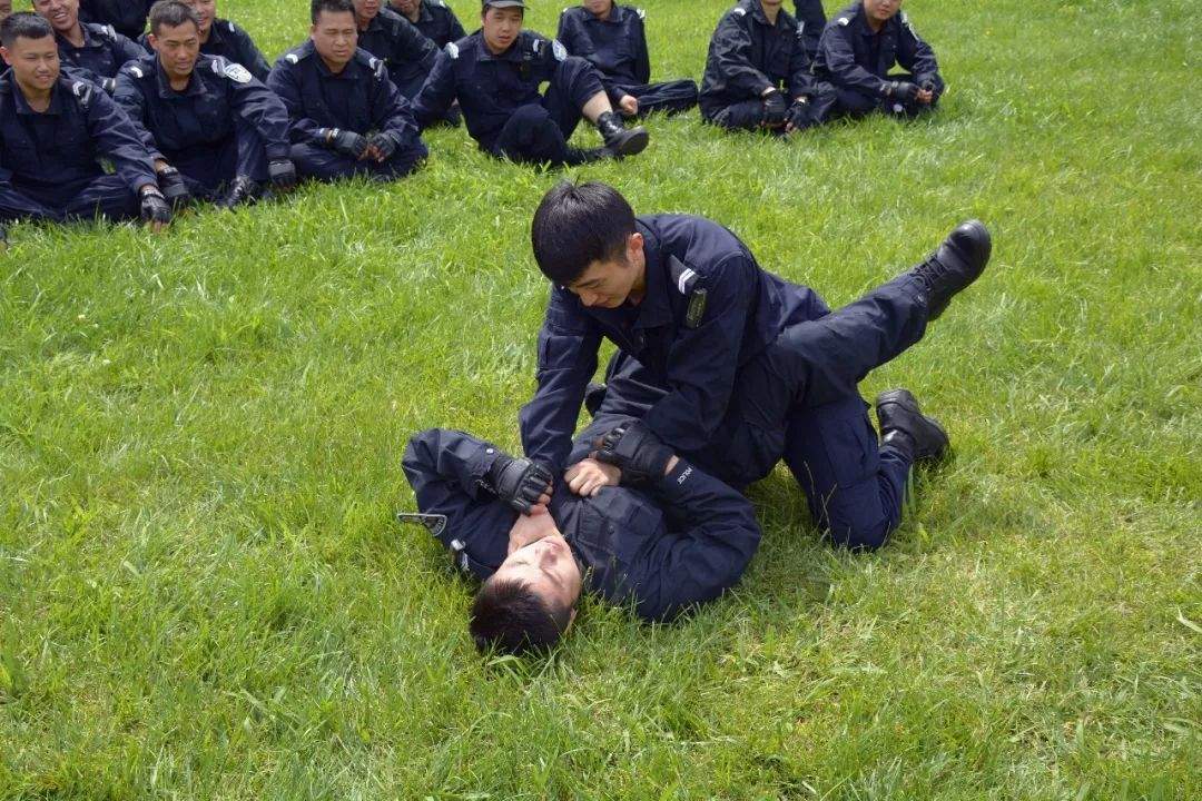 炼警魂扬警威王武监狱人民警察冬季大练兵火热开训！