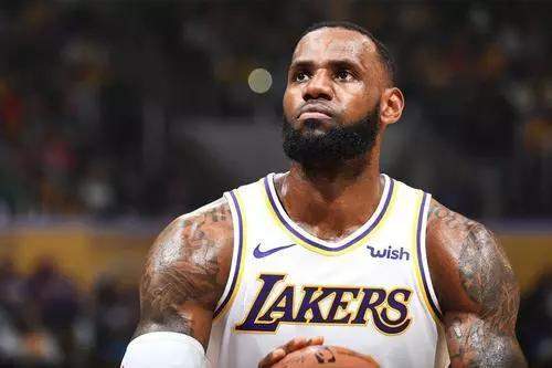 NBA真正意义上改变篮球的4大球星！科比不够格，现役两人上榜