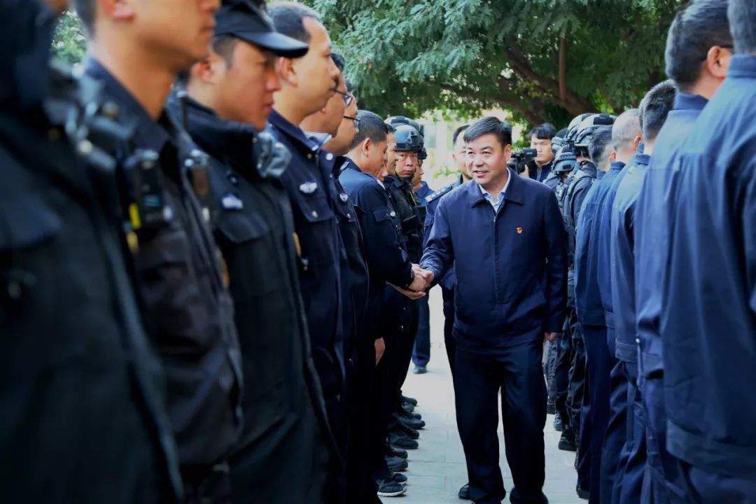 【我在岗位上】李勇书记看望慰问坚守岗位一线民警辅警