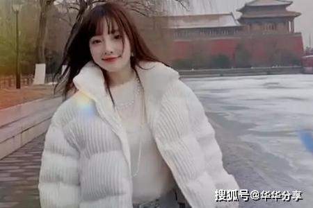 小甜馨再次登台演出，李小璐心情大好兴奋玩雪，PGone遗憾没来