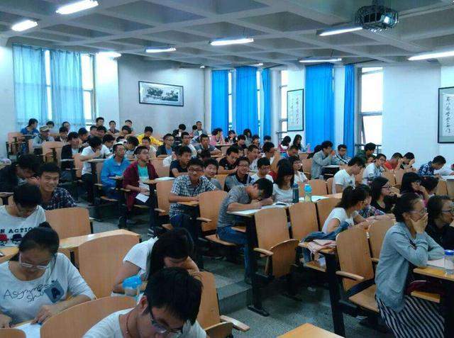 大学生开学时间确定了？网友：看了这个开学时间后，反而不想返校