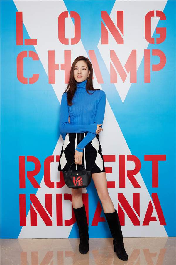 焕新经典 携爱而来 LONGCHAMP X ROBERT INDIANA 系列发布