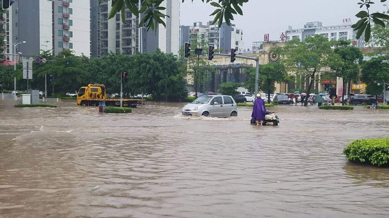 修建三峡大坝的利与弊，对下游哪些城市有影响？