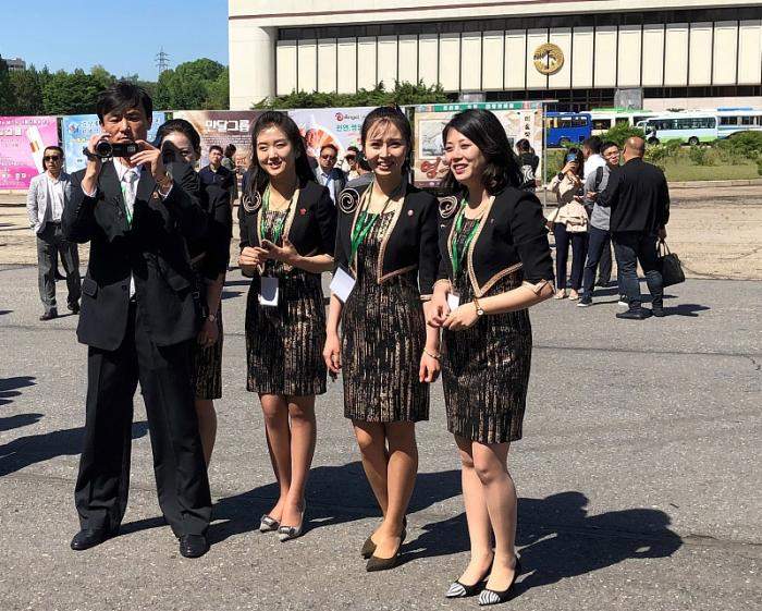 朝鲜女孩PK韩国女孩，告诉你为何中国年轻人不哈朝