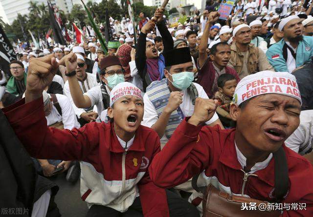 中国劳工在印尼，已成炒作政治话题，本土华裔也忧虑更“受歧视”