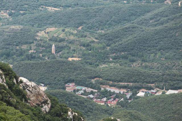 河南嵩山的景色在五岳中能排第几？让我们徒步去看一看