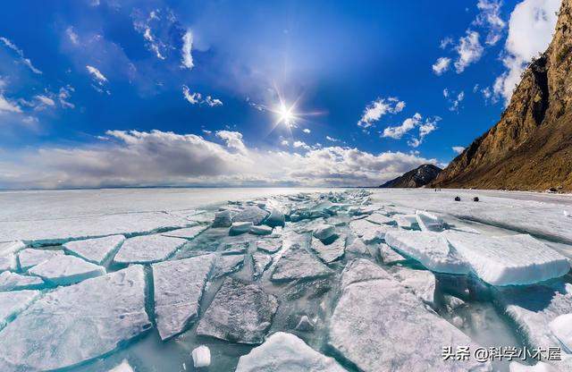 它是世界最深湖泊，面积超过39个纽约，距今已有3000万年