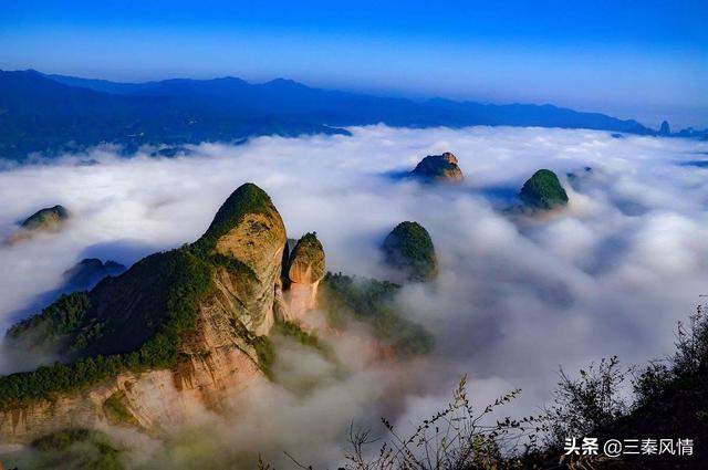 广西和湖南共有的景区，波澜壮阔很壮观，曾矛盾不断，现和睦相处