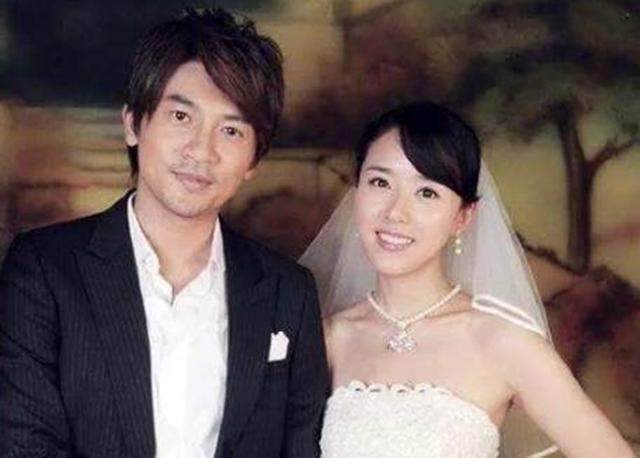 结婚16年不让妻子露面，苏有朋现在才将妻子曝光！颜值如此惊艳