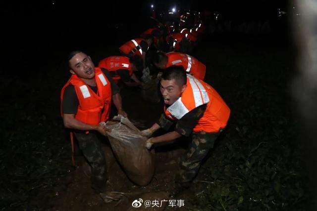 鄱阳湖周边多地通知居民撤离，洪峰将在2至3天内抵达武汉