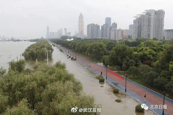 鄱阳湖周边多地通知居民撤离，洪峰将在2至3天内抵达武汉