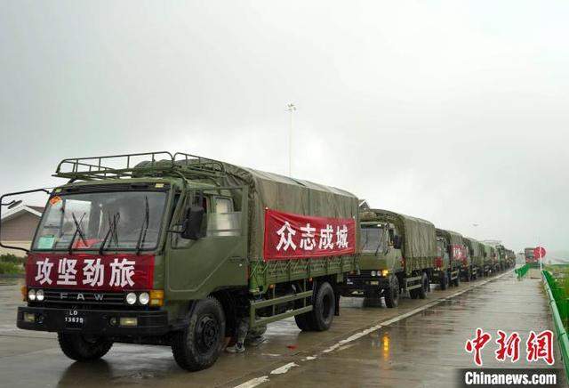 雨夜集结，千里机动：陆军第71集团军某合成旅紧急驰援地方抗洪抢险