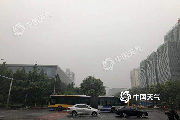 凉快像“假夏天”！北京今天有小到中雨 最高气温仅25℃