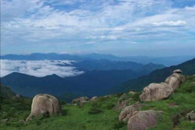 美丽的上饶五府山风景山水如画廊。