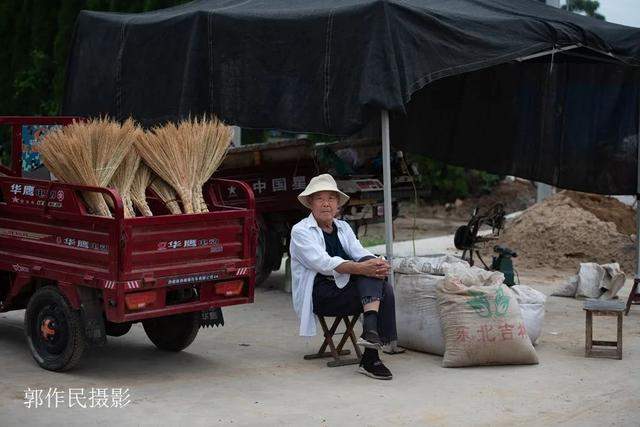 灵宝：涧口集市上的地摊儿