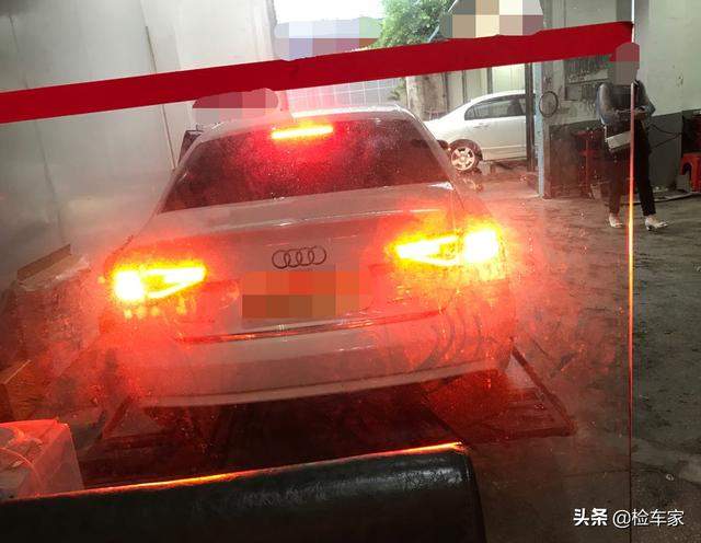 15万买辆4万公里的奥迪A4L，雨中路试调不了后视镜，买主无语了