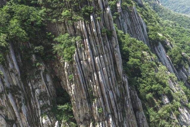 河南嵩山的景色在五岳中能排第几？让我们徒步去看一看