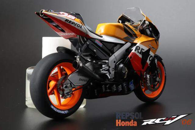 模玩秀：V5神车！田宫1/12 HONDA RC211v’06 BY：铲屎大冰箱