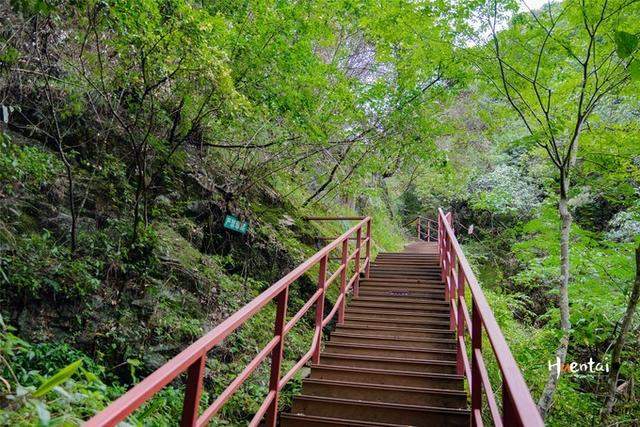 一下雨石台就成了仙境，安徽这座小县城，美景早晚藏不住