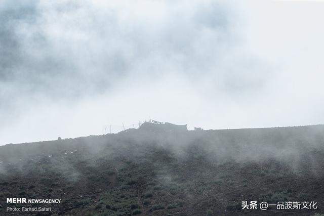 伊朗北方天然牧场，不仅牛羊肥沃，也是度假和避暑之处