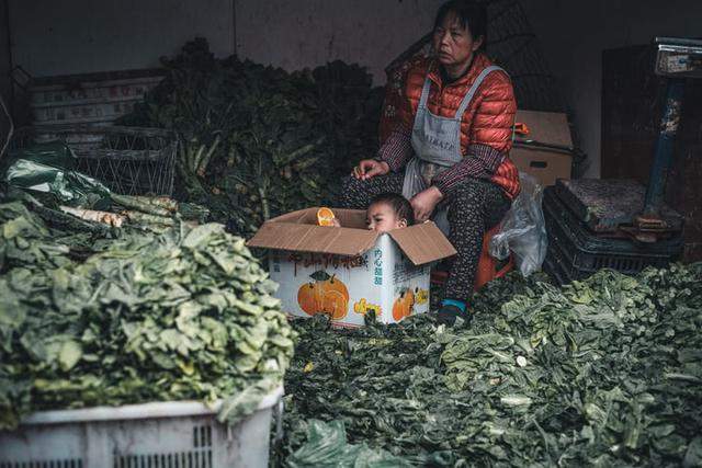 贵阳“马车队”农贸市场，这里是贵阳菜价最便宜的地方