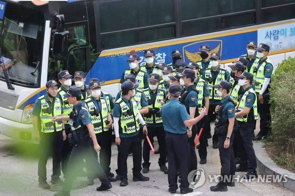 【关注】韩国首尔市长生前最后监控曝光，警方在官邸发现其遗嘱