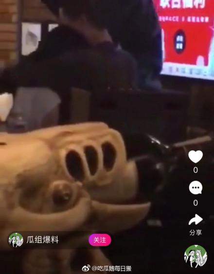 李诞回应酒吧与女子亲吻，网友质疑：难道是朋友就能这么随便？