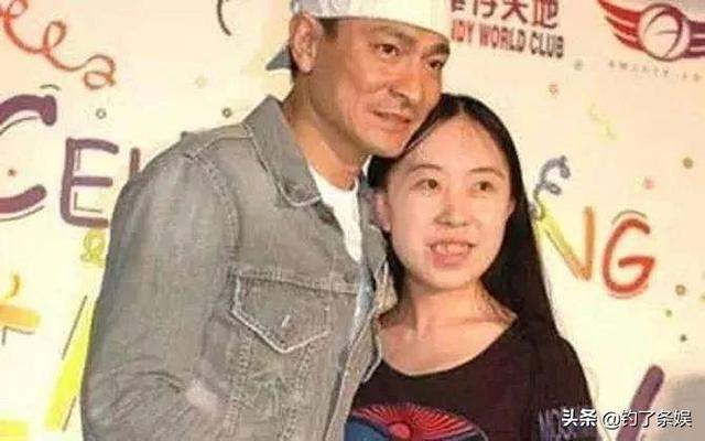 42岁杨丽娟近况曝光，曾追求刘德华至家破人亡，如今打工仍未婚