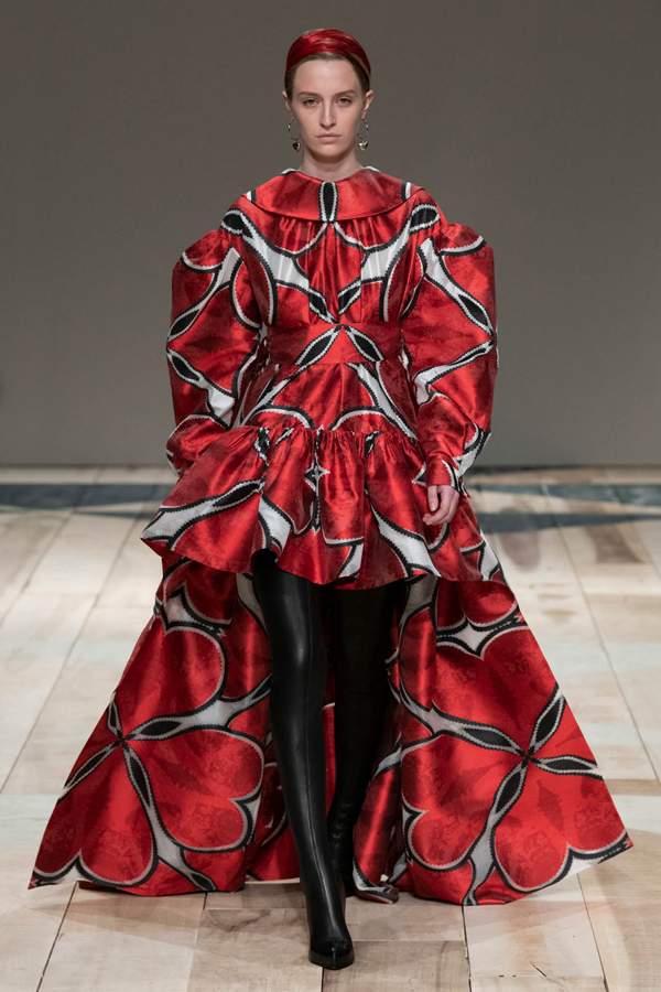 Alexander McQueen 2020年秋冬系列女装时装秀