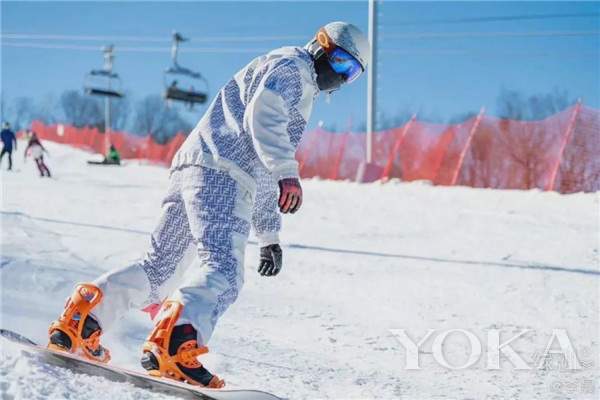 浅学pose「滑雪不拍照，乐趣少一半」