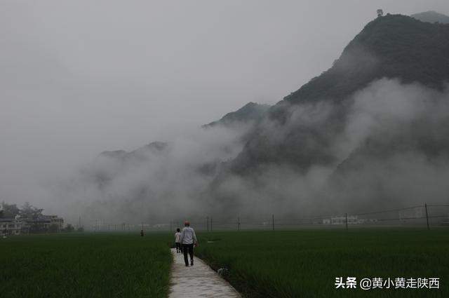 闯入秦岭云朵上的村落！地图上没有公路，抵达先要经过神秘大峡谷