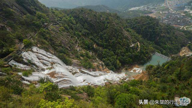 天台山大瀑布，中国最有影响力的瀑布群之一，自古以来就名闻天下